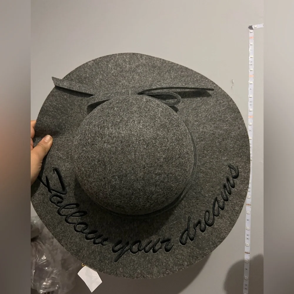 Hat - Picture 2 of 9